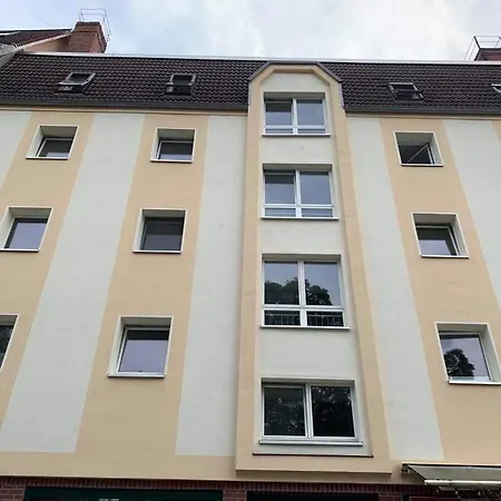 Lage 2 Zimmerwohnung Mit Balkon Und Bester Aussicht In Og 2 Links Apartment Rostock