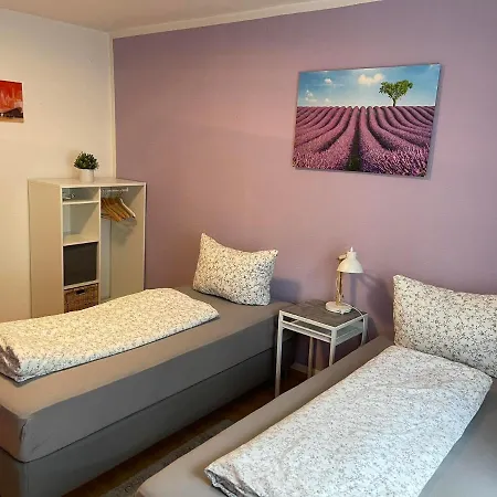 Lage 2 Zimmerwohnung Mit Balkon Und Bester Aussicht In Og 2 Links Apartment Rostock