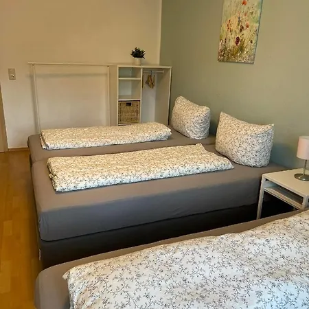 Lage 2 Zimmerwohnung Mit Balkon Und Bester Aussicht In Og 2 Links Lägenhet