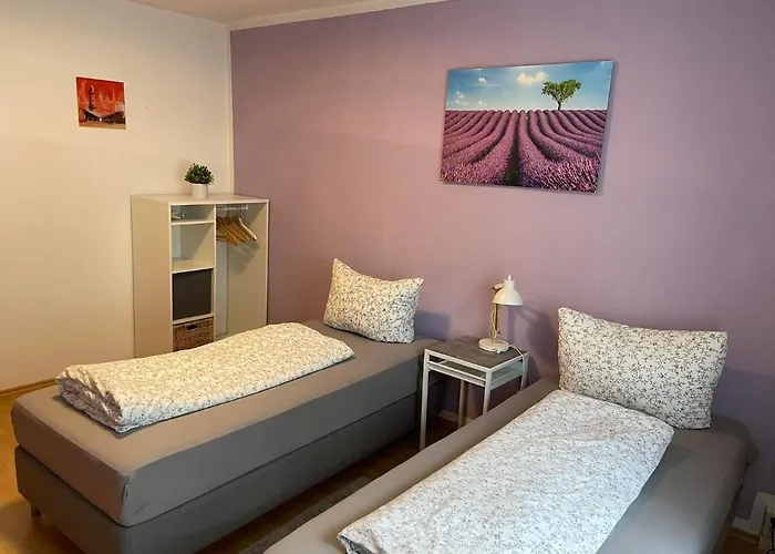 Lage 2 Zimmerwohnung Mit Balkon Und Bester Aussicht In Og 2 Links Apartment Rostock