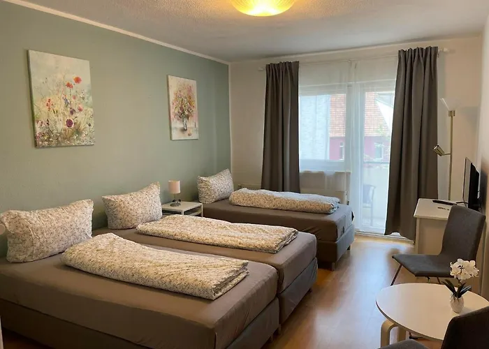 Lage 2 Zimmerwohnung Mit Balkon Und Bester Aussicht In Og 2 Links