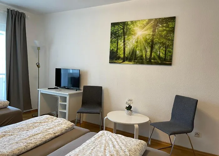 Lage 2 Zimmerwohnung Mit Balkon Und Bester Aussicht In Og 2 Links * ロストック