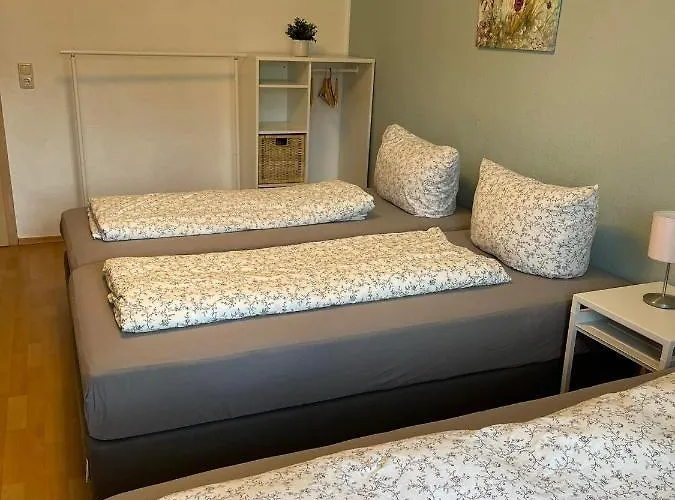 Lage 2 Zimmerwohnung Mit Balkon Und Bester Aussicht In Og 2 Links アパート